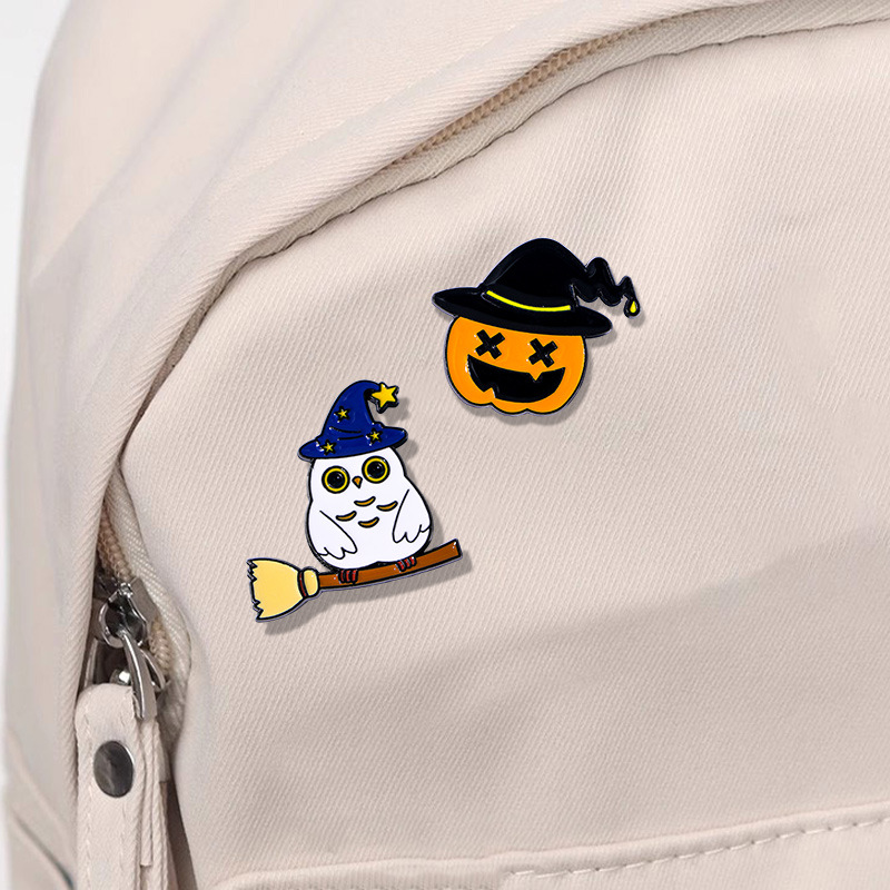 Halloween cartoon funny brooch - đánh giá và giá Cosplay Bat Prop